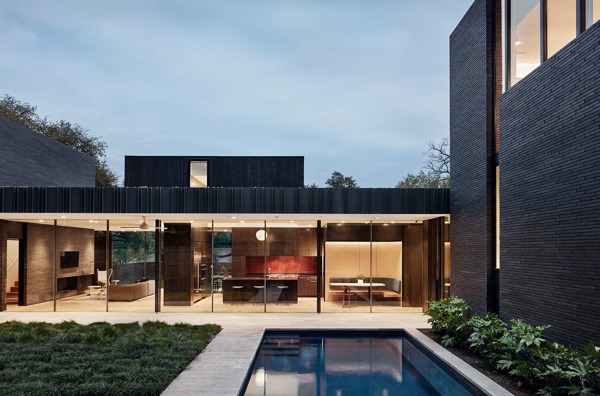 Austin/Texas (USA)- Corso Terra Rolled Londra Nero - LOFS (S.Anselmo)